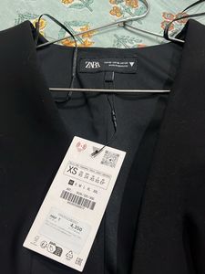 brand new Zara top