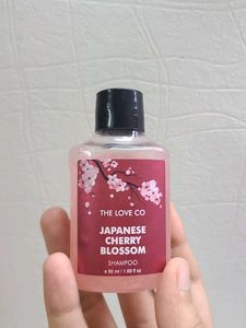 THE LOVE CO. cherry Blossom Shampoo
