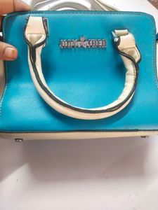 White And Blue Havey clutch