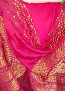 Fluorescent Green Kurta Set With Banarsi Duppata