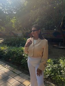 Cropped Beige Blazer