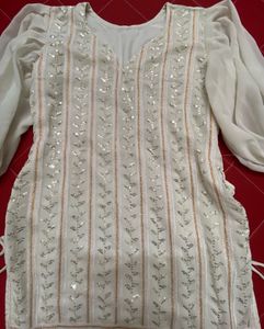 Graceful Ethnic Wear Dress for Festive Occasions