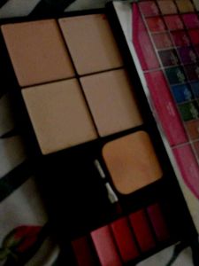Vintage Makeup Palette - Eyeshadow, Blush, &amp; More!