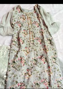 Floral Embroidered Salwar Kameez Suit