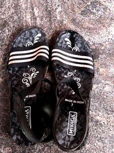 Black & White Slides - Size 7