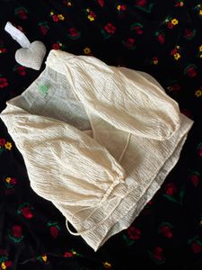 Chic Tie-Front crop Top