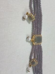 Grey Choker With Earrings