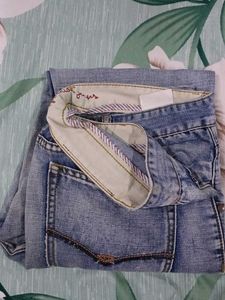 Fashian Jeans - Classic Light Wash Denim