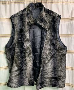 Half Sleeves Fur Jacket In Good Condition