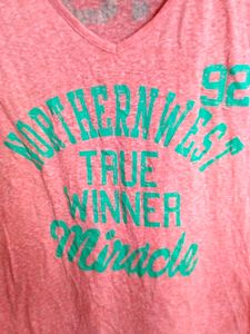 V-neck T-shirt Coral Colour