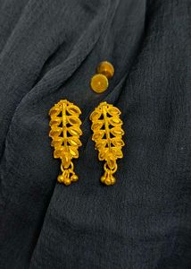 Gold Leaf Earrings