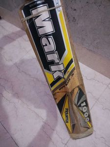 Mark Premium 1000 Cricket Bat