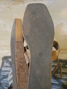 INC.5 Beige platforms