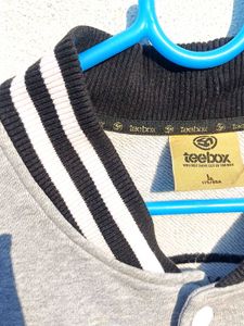 ⚫️🩶Cool Varsity Jacket