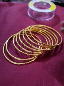 Beautiful Eight Bangle Set 2.8 Size