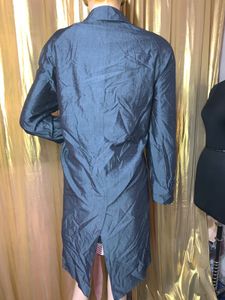 Elegant unisex Coat lenth 38 (2dec4)