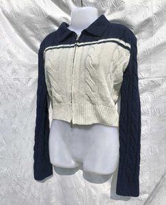 Stylish Cropped Knit Zip-Up