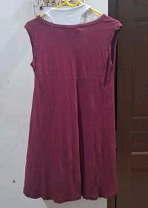 Korean Maroon Cute flowy top [Crop from front, long in back]