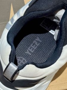 Yeezy x adidas 700 MVN Sneakers Unisex