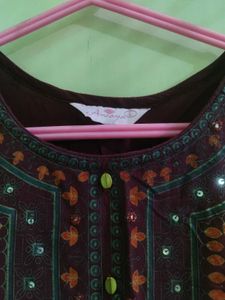 Simple Maroon Ladies Kurti L-40 inch