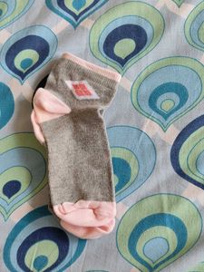 Gray & Pink Diamond Ankle Socks