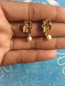 Gold &amp; Pearl Necklace Set