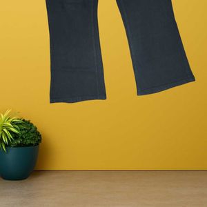 women black bootcut jeans size 36 (O-46)