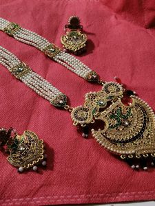 Elegant Pearl Necklace Set