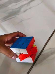 Rubik&#39;s Cube - Classic Puzzle