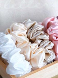 Silk Scrunchie Set🤍