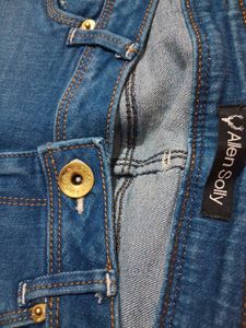 Allen Solly 3/4 Blue Denim Jeans For Women