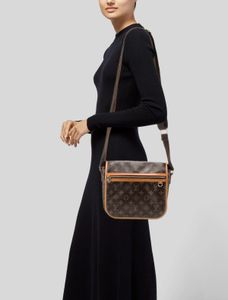 Authentic 💯 Louis Vuitton Crossbody Bag