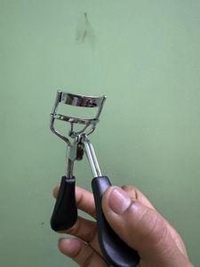 Eyelash Curler Tool