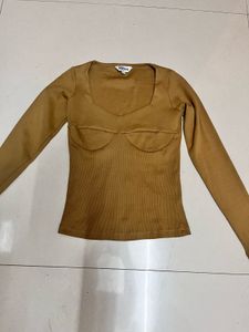 Baesic Ribbed Top! Size S