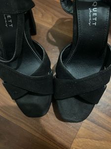 Black heels 👠