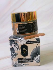 N4N Nourishing Body Scrub With Green Tea