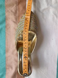 Heavy Golden Embroidered Jutti
