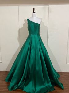 Emerald Green One-Shoulder Gown