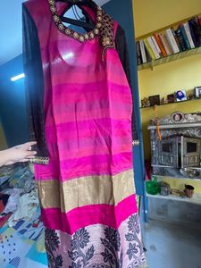 Designer kurti with round back cut