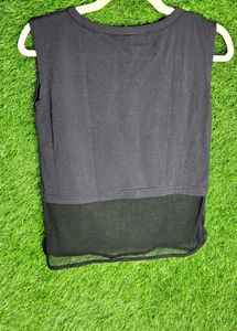 Trendy Black Graphic Crop Top