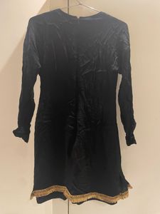 EMBELLISHED BLACK DRESS/TUNIC IN MEDIUM