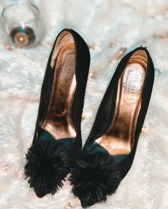 🎊🥳Buy One Get 1 Free🥳Ted Baker Chic Black Heels