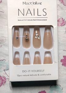 Beautiful Stoned Press-on Nails