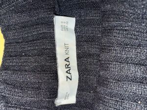 Black Ribbed Cropped Turtleneck Sweater