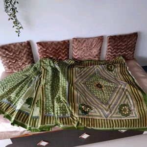 🛍️Green Floral Cotton Saree ⭐⭐⭐⭐⭐