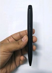 New  UNUSED METAL  BODY PEN