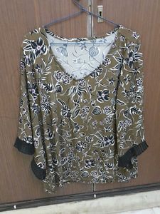 Plus Size Floral Print Top