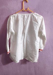 Embroidered White Top🩷✨