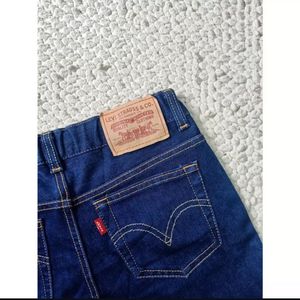 Levi&#39;s Dark Wash Jeans