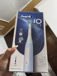 Oral B Electric Toothbrush Io3